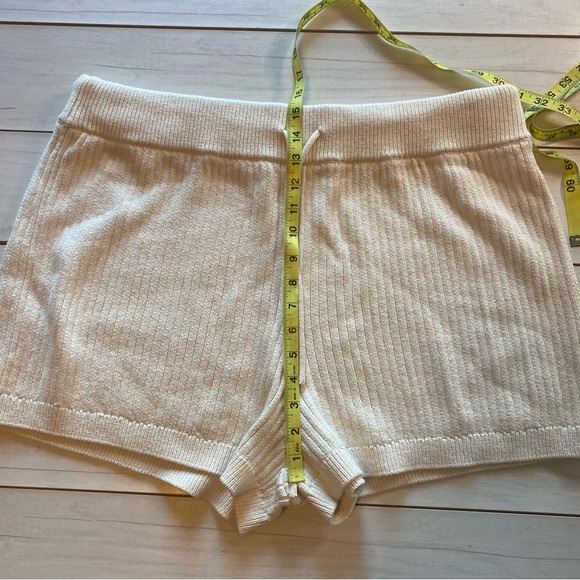 Reformation Lounge Shorts Ivory Ribbed Cort Sz X-Large - Picture 8 of 10